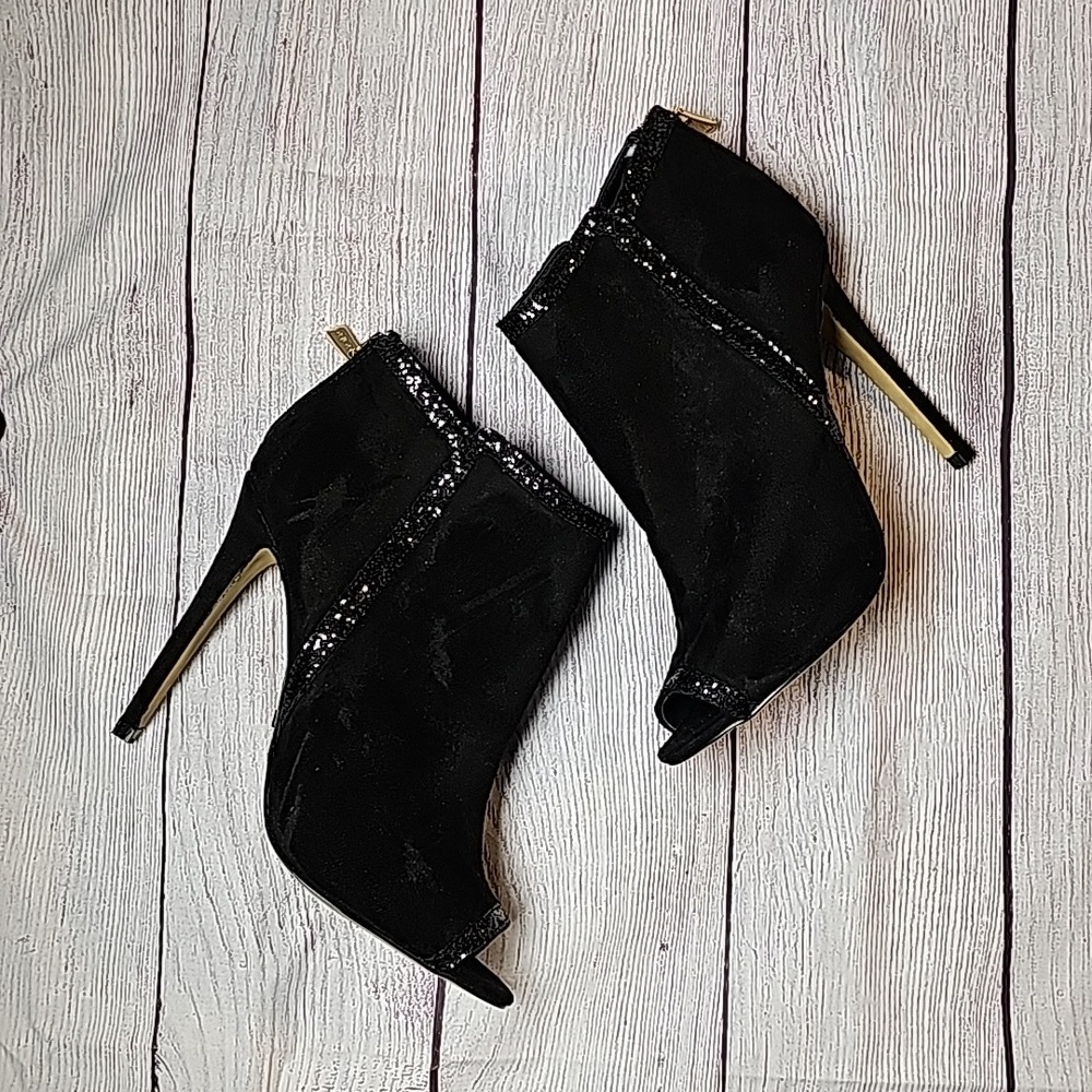 Bebe sz 7 black suede peep toe pumps